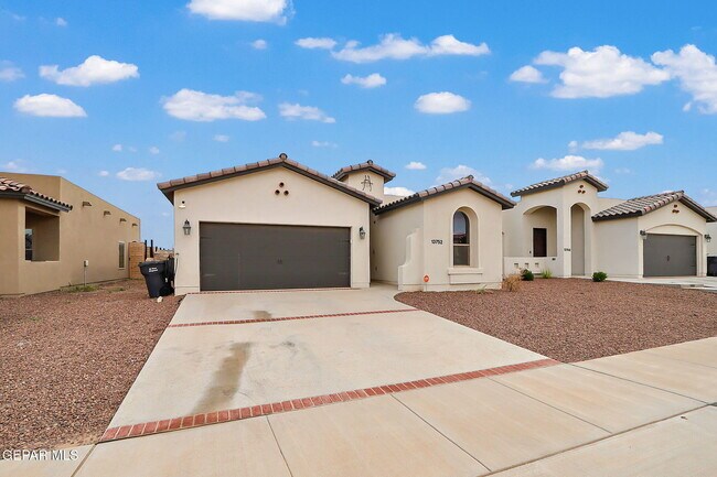 Foto del edificio - 13752 Newton Ct