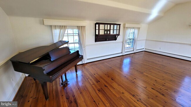 Building Photo - 3588 Birdsville Rd