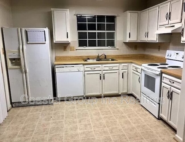 Foto del edificio - 3615 Burns Ct