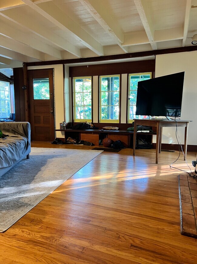 Foto del edificio - 1733 La Loma Ave