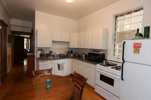 Foto del edificio - 1326 N Claremont Ave