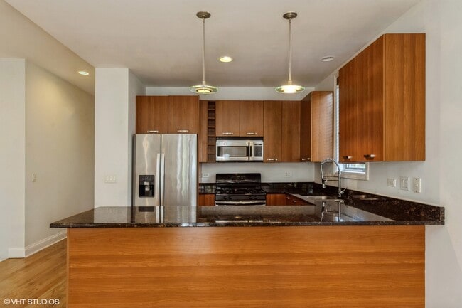 Building Photo - 4012 S Indiana Ave