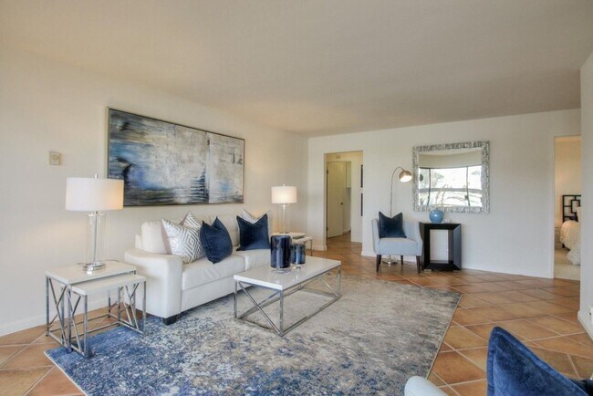 Foto del edificio - 2bd/2bth  Wide Water Views in Serene Foster City Location, with Bonus Den/Office space