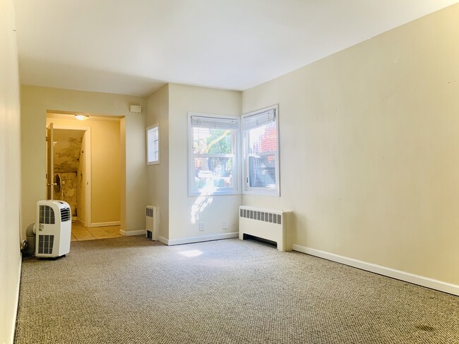 Building Photo - 3226 Rawlins Ave