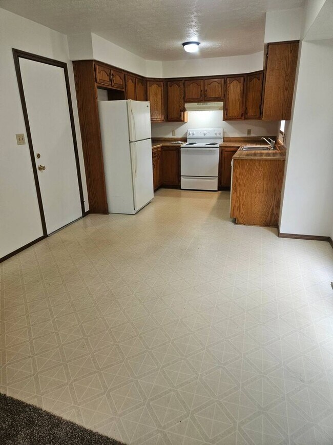 Foto del edificio - 607/609 W. Edgewood