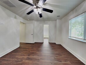 Building Photo - 26880 Hailey's Manor