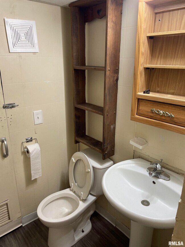 Foto del edificio - 325 S 4th St