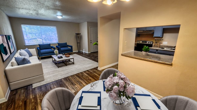 Building Photo - 7019 Huntington Park Dr