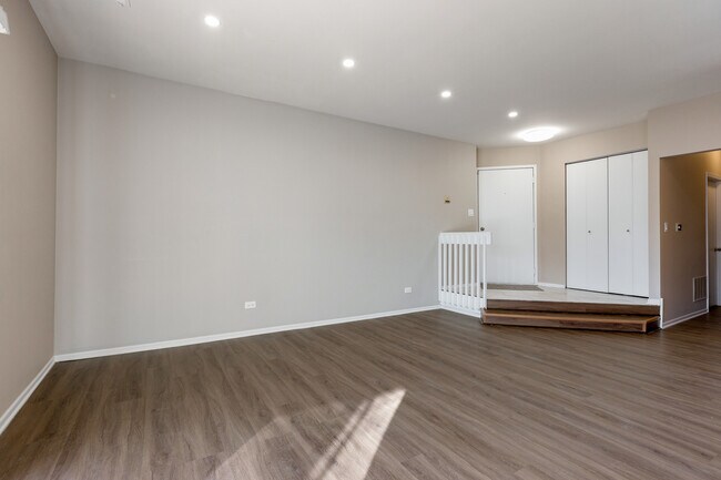 Building Photo - 1505 Mercury Dr