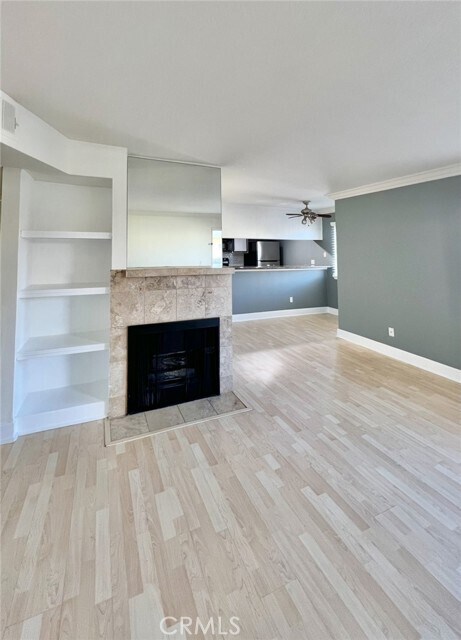 Foto del edificio - 7045 Woodley Ave