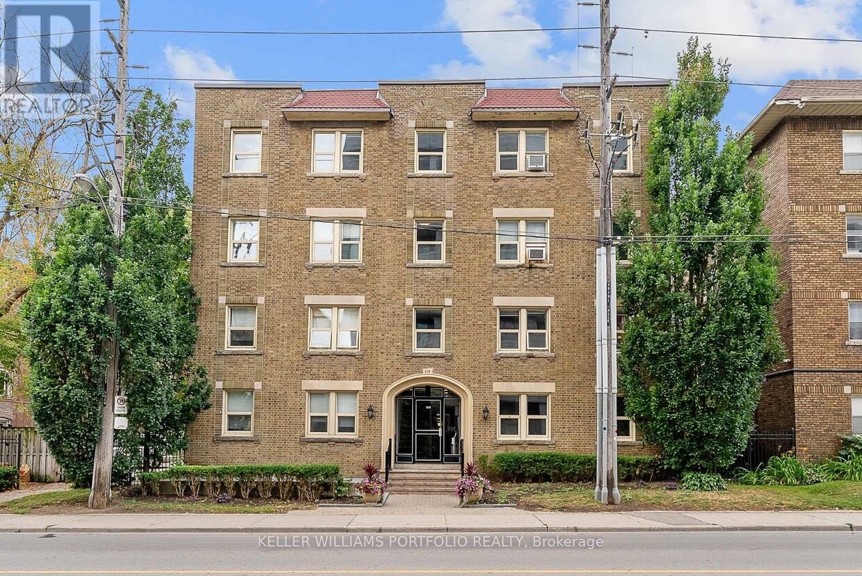 Primary Photo - 114-114 Vaughan Rd