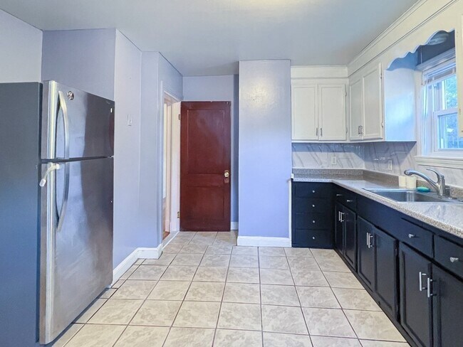 Building Photo - 1170 Commercial St