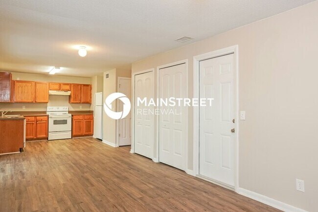 Building Photo - 3 Bedroom Pet-Friendly Home in Melbourne, FL with Main Street Renewal