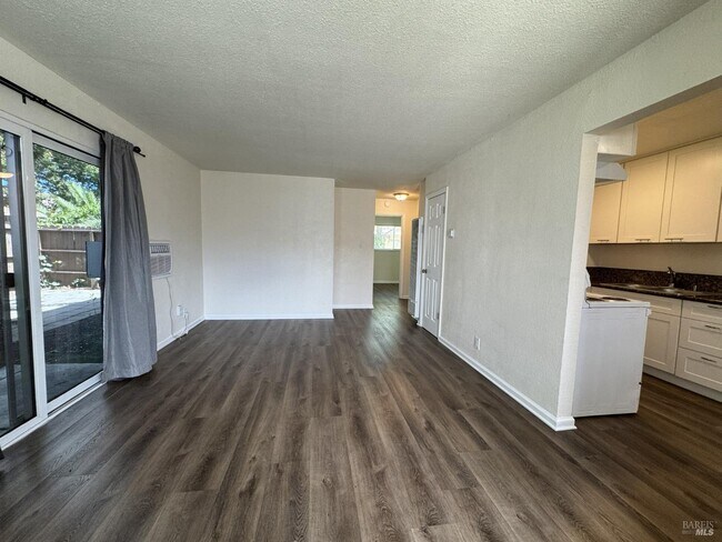 Foto del edificio - 1712 Arthur Ct
