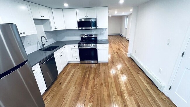 Building Photo - 50 Conant St
