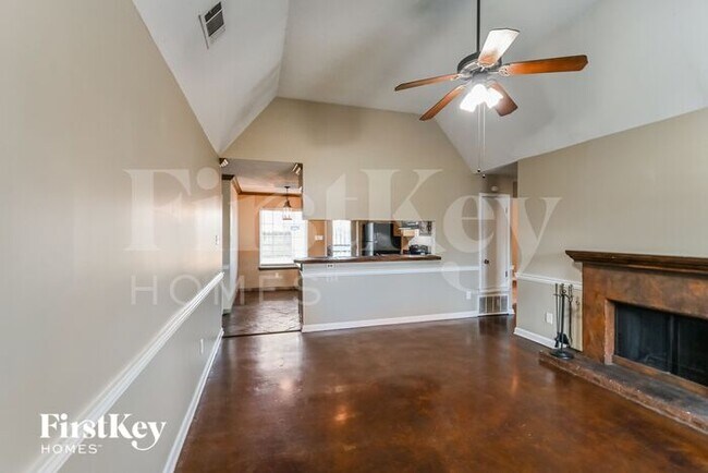 Building Photo - 8521 Highland Glen Cir N