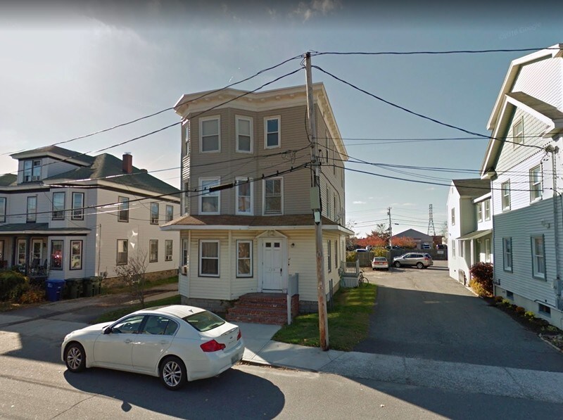Building Photo - 135 Ocean St