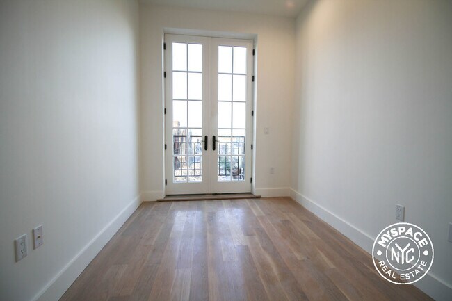 Foto del edificio - 894 Bushwick Ave