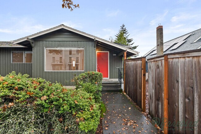 Photo - 3617-3617 NE Killingsworth St Apartment