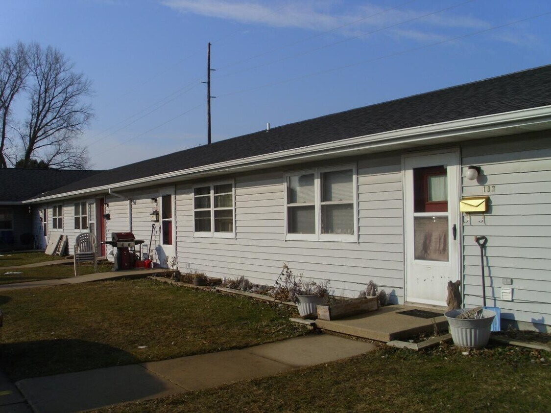 109 S Bird St, Sun Prairie, WI 53590 Townhome Rentals in Sun Prairie