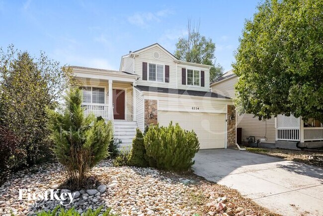 Foto del edificio - 8334 Silver Glen Dr