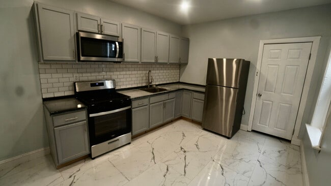 Kitchen View 2 - 410 N Wanamaker St