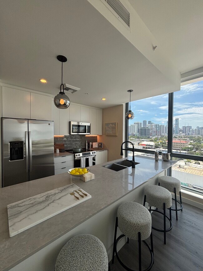 Foto del edificio - 1994 NW 1st Pl