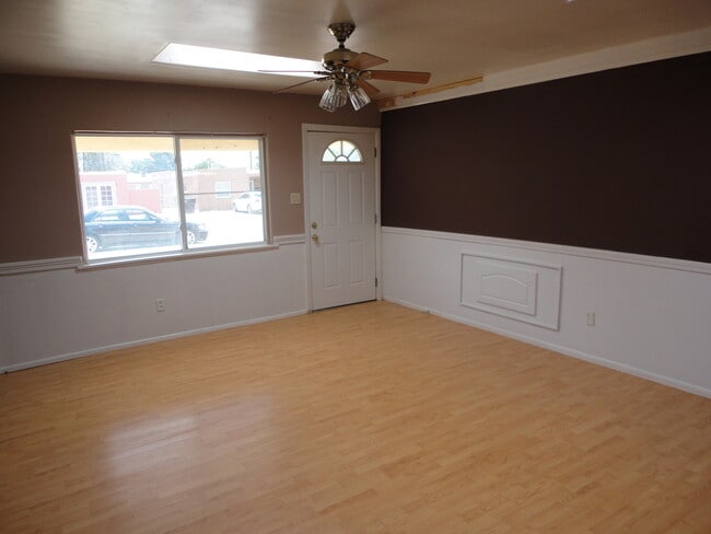 Foto del edificio - 3 bedroom 1 Bath