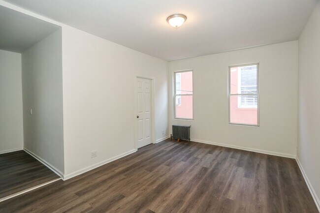 Foto del edificio - 78-10 32nd Ave