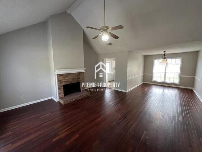 Foto del edificio - 6474 Saddleback Cir