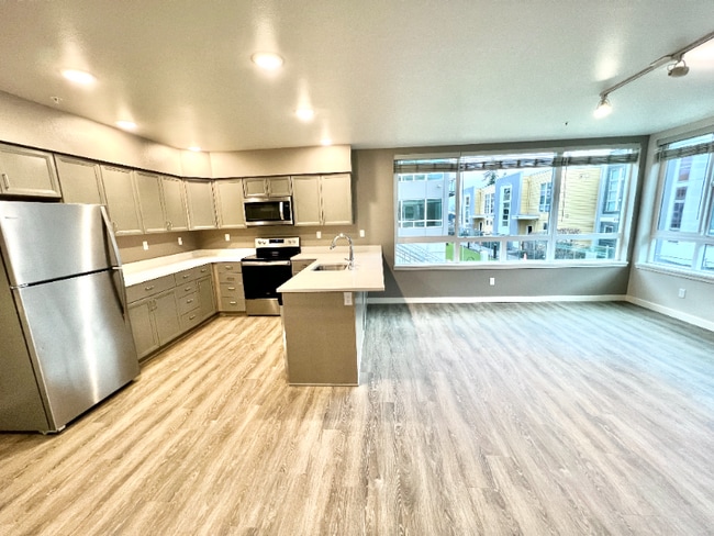 Building Photo - 2330 Yakima Ct
