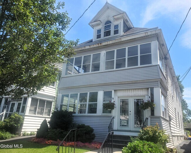 Foto del edificio - 38 Summit Ave
