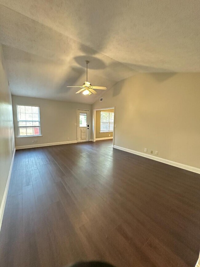 Foto del edificio - 1171 Catawba Way