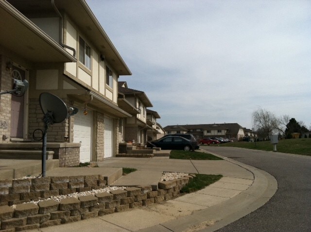 Building Photo - 38275 Schoenherr Rd