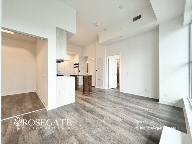 Photo du bâtiment - Spacious 3-Bedroom Condo in Scarborough with 2 Bathrooms, Parking & Internet Included
