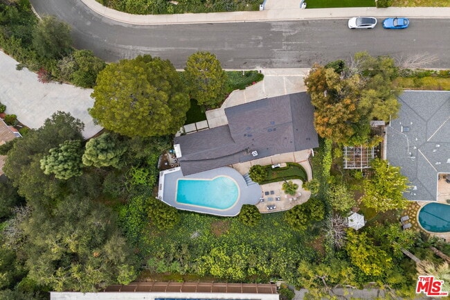 Foto del edificio - 3465 Valley Meadow Rd