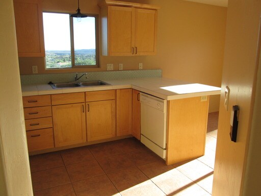Building Photo - 5915 N Thunder Ridge Rd