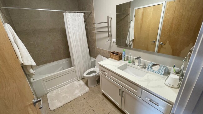Bathroom - 630 N Franklin St