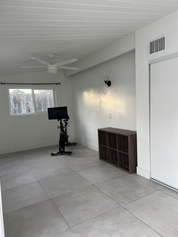 Building Photo - 218 W Gragmont St