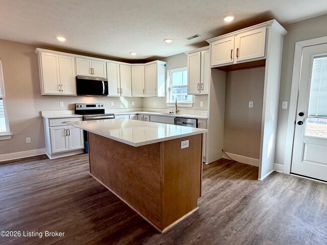 Building Photo - 8031 Hudson Ln