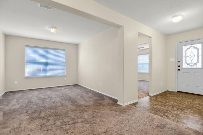 Building Photo - 913 Swan Ridge Dr