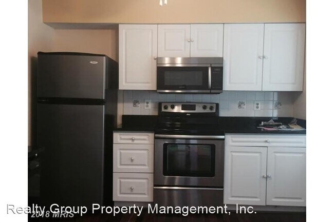 Building Photo - 3 br, 3.5 bath House - 20219 MAPLE LEAF CT