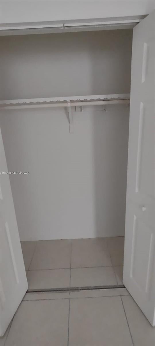 Building Photo - 230 NE 40th St