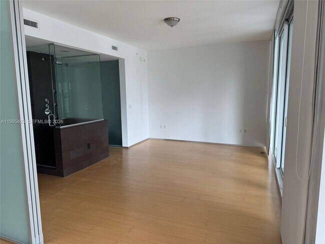 Foto del edificio - 1040 Biscayne Blvd