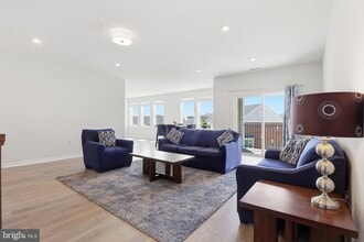 Building Photo - 700 Mount Airy Ter NE