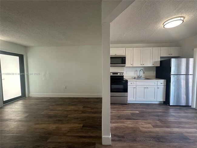 Foto del edificio - 529 SW 4th St