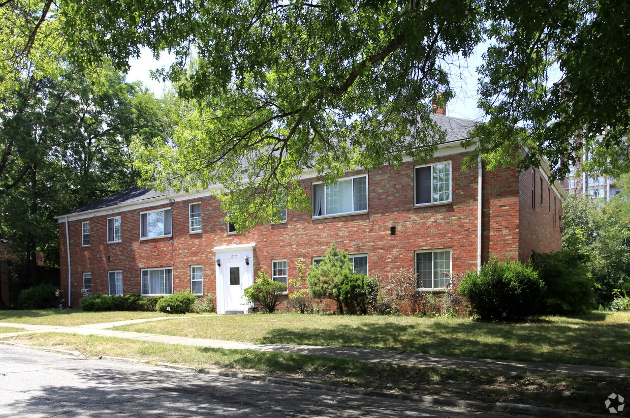 Building Photo - 15997 Nelacrest Rd