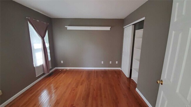 Building Photo - 151 Scenic Lake Dr
