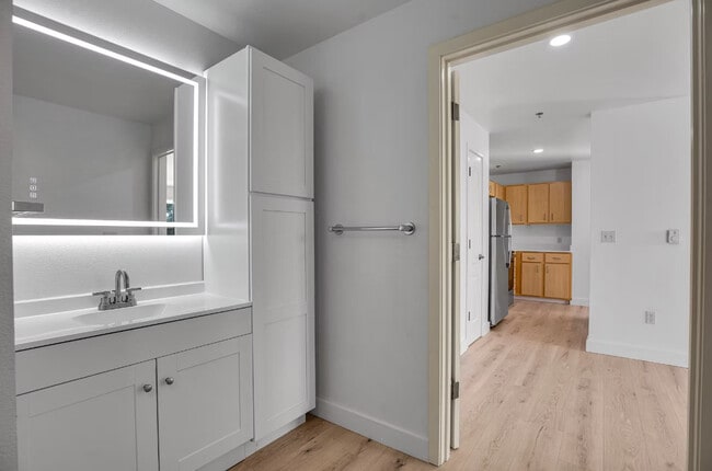 Building Photo - Eastwood Apartments