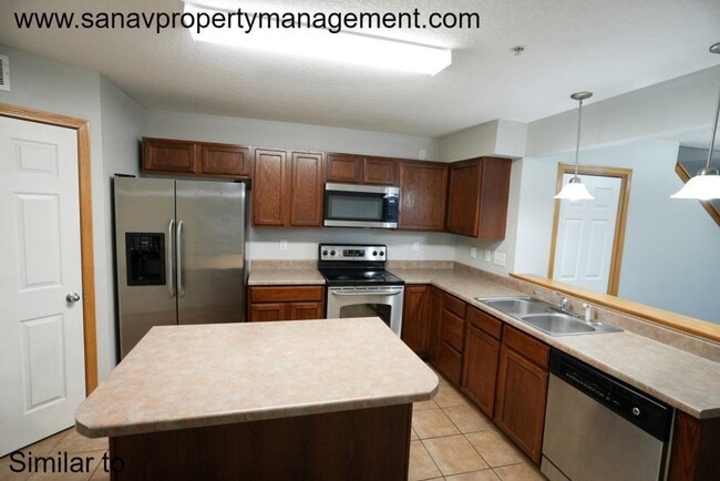 Foto del edificio - "Spacious 3 Bedroom, 2.5 Bath Townhome in ...